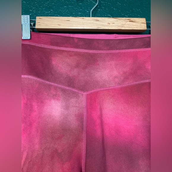 Free People FP Movement Beat the Heat Leggings Wild Raspberry Size S - Picture 5 of 6